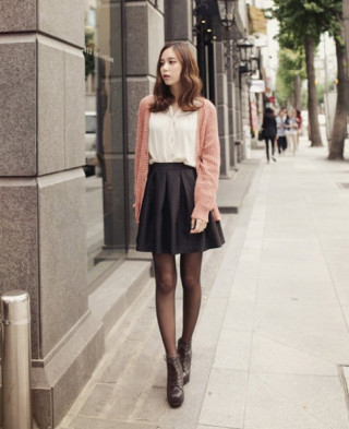 Cùng cardigan đến công sở ngày hửng nắng