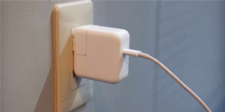 Apple cho thu hồi sạc máy Mac, iPad vì có nguy cơ giật điện