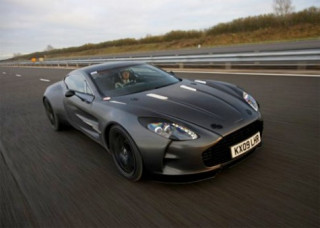  Aston Martin One-77 lập mốc son mới 
