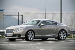  Bentley Continental GT 2011 giá khoảng 200.000 USD 