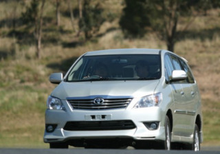  Cận cảnh Toyota Innova 2012 