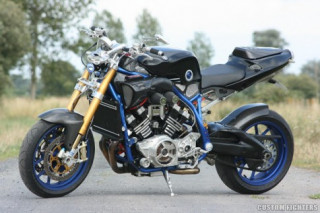 Cỗ máy V4 khủng của V-Max cùng bản độ StreetFighter