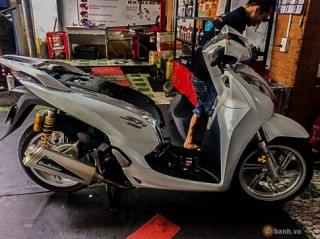 Honda SH300i 2016 trang bị nhẹ đồ chơi hàng hiệu