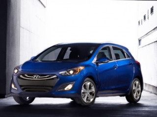  Hyundai Elantra GT 2013 có giá 18.000USD 