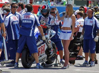  Kiều nữ bên đường đua Mugello 