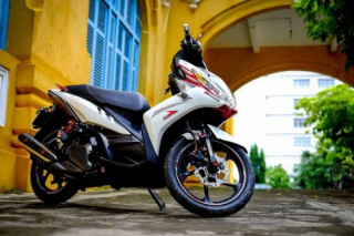 Nouvo SX trắng tinh khôi với dáng đứng Bến Tre