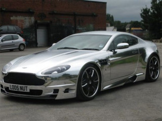  Siêu xe Aston Martin mạ crôm giá 150.000 USD 