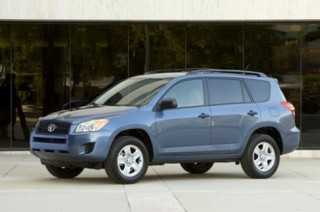  Toyota sắp trình làng RAV4 chạy điện 