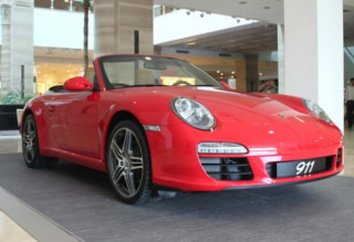  ‘Vẻ đẹp vượt thời gian’ của Porsche 911 tại Hà Nội 