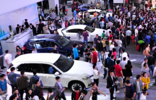  Vì sao ôtô nhập khẩu vào Việt Nam tăng đột biến? 