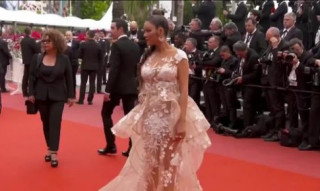  Cannes ngày 2: mốt ngực trần, xuyên thấu khuấy động thảm đỏ 