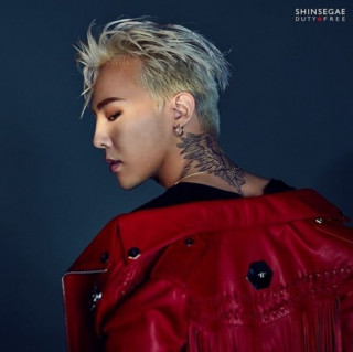 G-Dragon bất ngờ tạo nên trend chỉ với đôi tất giá 40 nghìn đồng