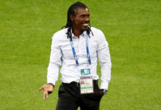  Huấn luyện viên Senegal chinh phục fan nữ Nga mùa World Cup 