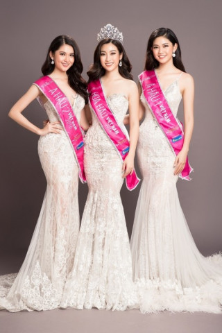 Top 3 Hoa hậu Việt Nam 2016 tung bộ hình ‘tháng năm rực rỡ’ trước khi chia tay nhiệm kỳ