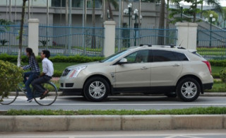  Ấn tượng Cadillac SRX trên đường phố Việt Nam 