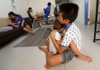 Cậu bé Malaysia 12 tuổi làm “cha” của 4 đứa trẻ