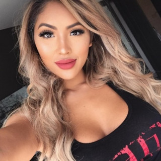 Cô gái lai Việt đẹp phồn thực được tạp chí Playboy, Maxim săn đón