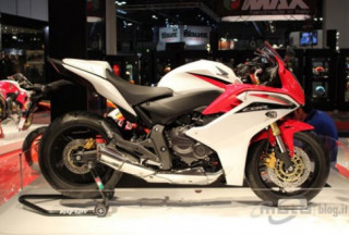  Honda giới thiệu CBR600F phiên bản 2011 