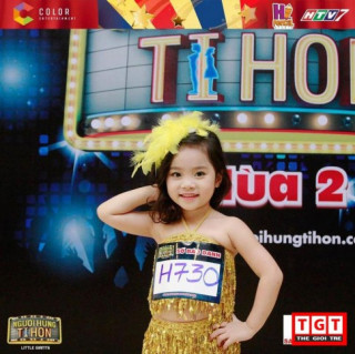 Mới 5 tuổi, cô bé Hà Thành này đã thể hiện mình là một fashionista thực thụ