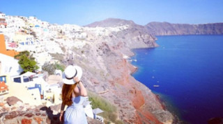 Theo chân cô gái Việt tới thăm những ngôi nhà nấm trên đảo Santorini