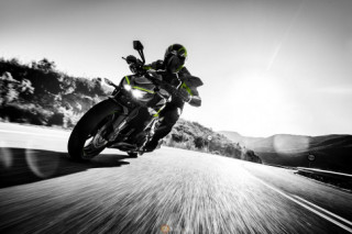 Hàng khủng Z1000R 2017 ra mắt với nhiều option giá trị