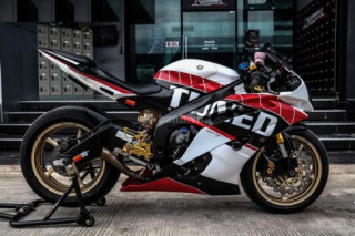 Huyền thoại tốc độ R6 đầy phong cách
