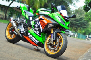 Kawasaki Ninja 250R độ dàn chân hầm hố từ những đàn anh lớn