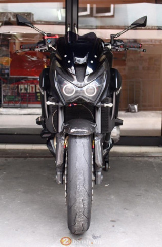 Kawasaki Z800 hung hãn với đôi mắt quỷ dữ
