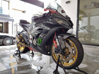 Siêu phẩm ZX10R chất chơi với đồ khủng của biker Thái