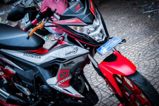 Sonic 150R với dàn áo tem đấu bắt mắt ở Sài Gòn