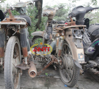 Honda SH, PS bị phơi nắng phơi mưa gần như phế liệu