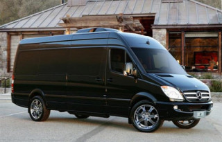  Mercedes Sprinter độ nội thất 300.000 USD 