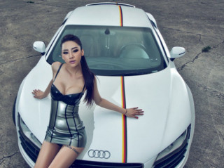  Người đẹp bên siêu xe Audi R8 