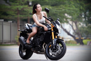  Người mẫu Yamaha FZ8 tại Sài Gòn 