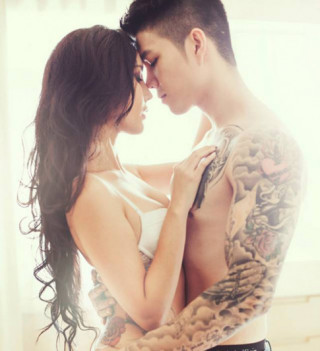 Ảnh cưới sexy bị phản đối dữ dội ở Malaysia