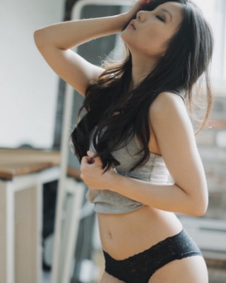 Vẻ mũm mĩm, eo bánh mỳ không làm suy giảm vẻ đẹp con gái Á châu