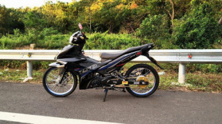 Exciter 150 đen huyền ảo cùng với dàn tem chrome