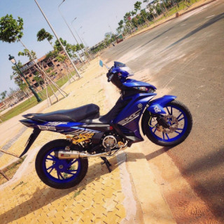 Exciter độ hầm hố cùng với dàn chân độc lạ .