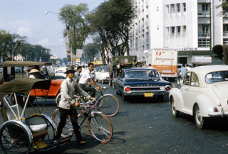 Ảnh hiếm của đạo diễn Mỹ về giao thông Sài Gòn năm 1965