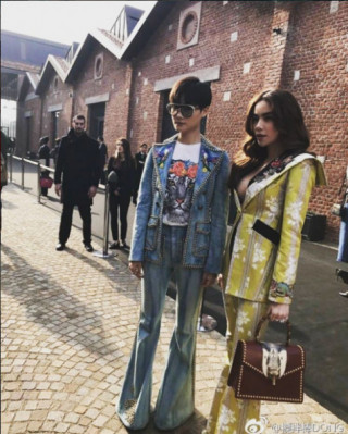 Hồ Ngọc Hà thả rông vòng 1, quyến rũ tột cùng tại Milan Fashion Week