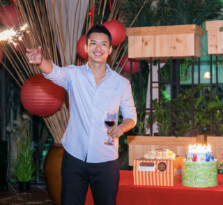 Hoa khôi Diệu Ngọc hóa thiên nga trắng muốt xinh đẹp bên Hồ Đức Vĩnh