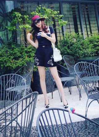 Mặc quá đẹp, tín đồ hàng hiệu Hà thành 38 tuổi vẫn khiến gái trẻ chào thua
