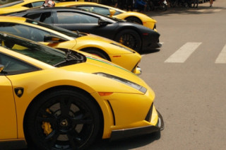  Bộ tứ Lamborghini hội ngộ trên phố Sài Thành 