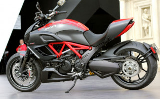  Diavel đầu tiên cập cảng Sài Gòn 