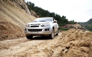  Isuzu D-Max 2015 - trèo đèo bền bỉ 