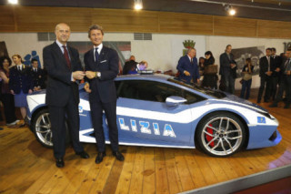  Lamborghini Huracan làm siêu xe cảnh sát 