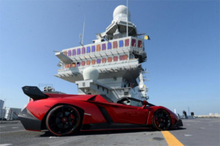 Lamborghini Veneno Roadster 