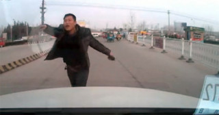  Ma men ăn vạ ôtô 