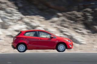  Mazda 2 Crossover 2014 ra mắt tại Nhật Bản . 