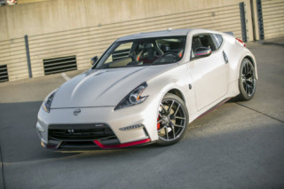  Nissan 370Z Nismo 2015 giá từ 42.800 USD 